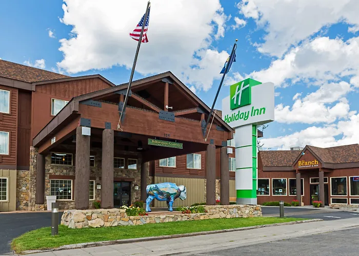 Discover the Best Hotels Near Yellowstone National Park West Entrance for Your Next Adventure