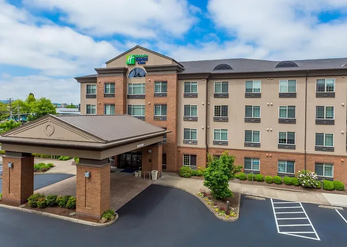 Discover the Best Hotels Near Eugene Airport for Your Stay